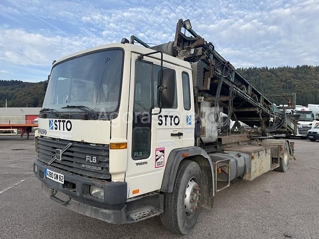 Camion avec tapis convoyeur- Volvo - FL619 - 2000 - 116000km