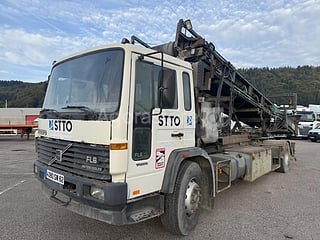 Camion avec tapis convoyeur- Volvo - FL619 - 2000 - 116000km
