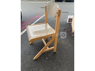 Lot de 44 chaises en bois (photo 3)