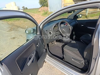 Voiture - Citroën - C2 (photo 6)