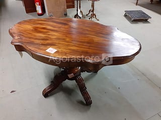 Tables (photo 4)