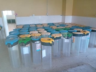 67 Poubelles- tubes en polycarbonate transparents de tri sélectif (photo 3)