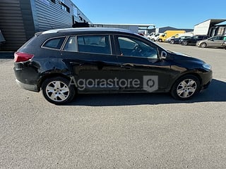 Voiture - Renault - MEGANE (photo 4)