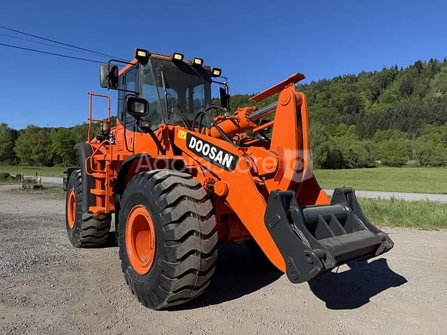 Chargeuse sur pneus - Doosan - DL 300 - 2014 - 7566h