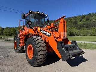 Chargeuse sur pneus - Doosan - DL 300 - 2014 - 7566h
