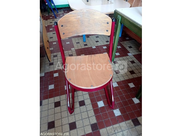 Lot de 11 petites chaises pieds rouges