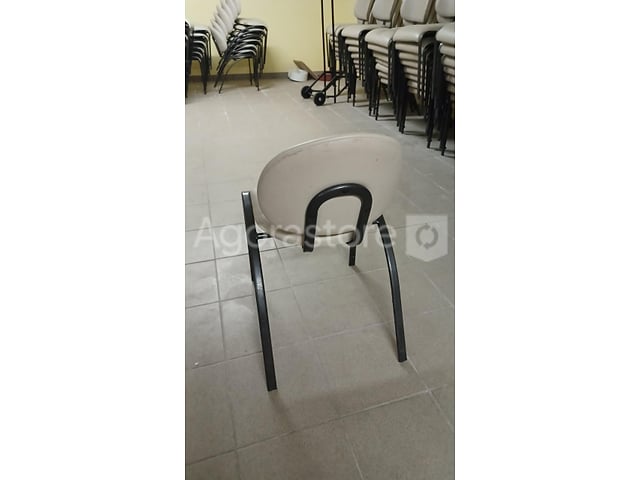 Lot de 165 chaises visiteurs tissu/vinyle beige sur structure ...