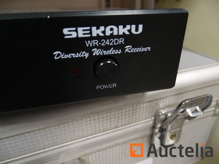 Micro émetteur dans sa valise avec son ampli CEKAKU WR-242DR - Install 