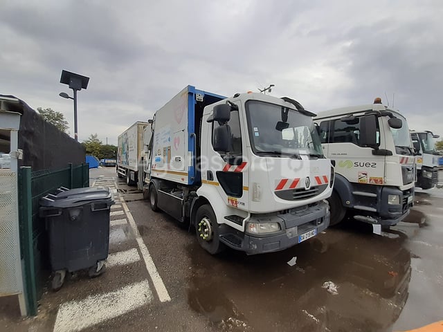 Camion poubelle Renault MIDLUM 16T/BOM - DA219NQ — occasion