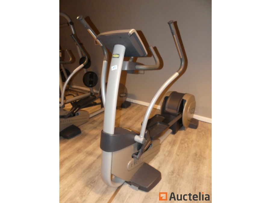 Elliptique technogym occasion hot sale