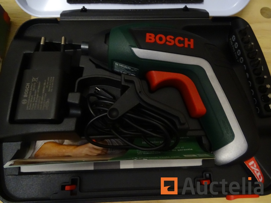 Visseuse-devisseuse sans fil Bosch IXO 3.6 V avec 10 embouts