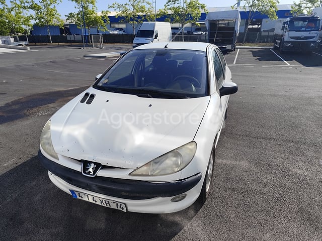 Voiture Peugeot 206 — occasion
