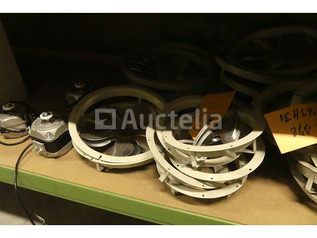 1 set onderdelen voor koeling (condensormotoren, propellers, span, relais, condensor). (+/- 50 stuks) – foto 4 – kavel bij Auctelia, Charleroi