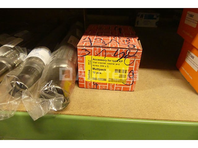 1 set onderdelen voor koeling (dehydrators, vloeibaar zichtglas, antivibrators, thermostaten, drukschakelaars (+/- 40 pcs) – foto 7 – kavel bij Auctelia, Charleroi
