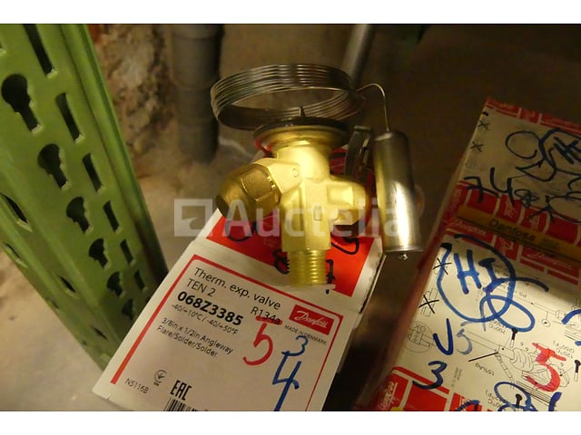 1 set onderdelen voor koeling (expansiekleppen, thermostaten, drukschakelaars). (+/- 30 pcs) – foto 3 – kavel bij Auctelia, Charleroi