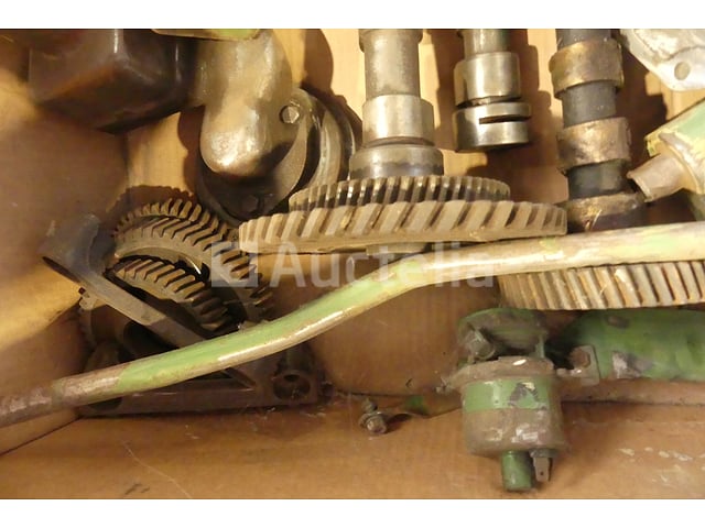 10 John Deere Bosbouwapparatuur Reserveonderdelen – foto 5 – kavel bij Auctelia, Binche