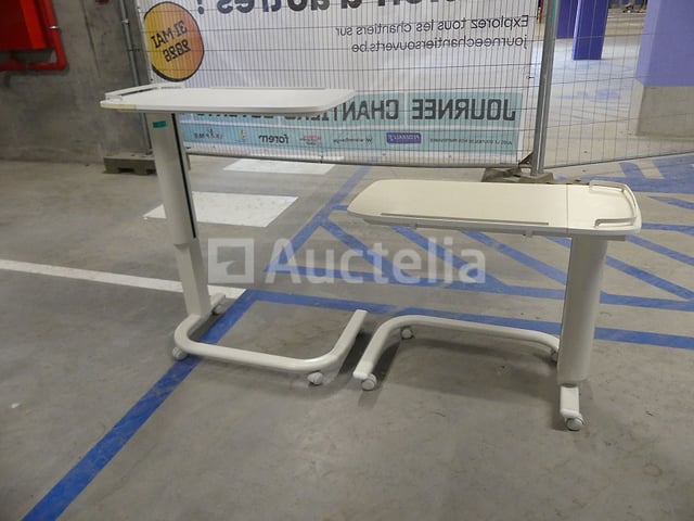 10 slaapkamertafels (Perceel 021 bis) – kavel bij Auctelia, Tournai
