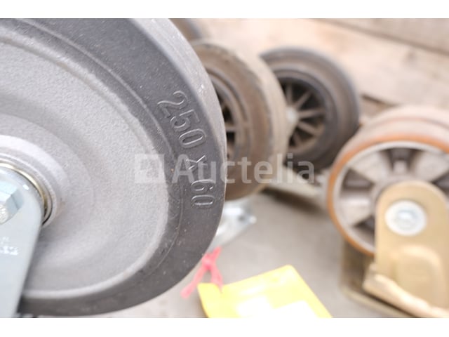 100 Verschillende Casters – foto 6 – kavel bij Auctelia, Mechelen