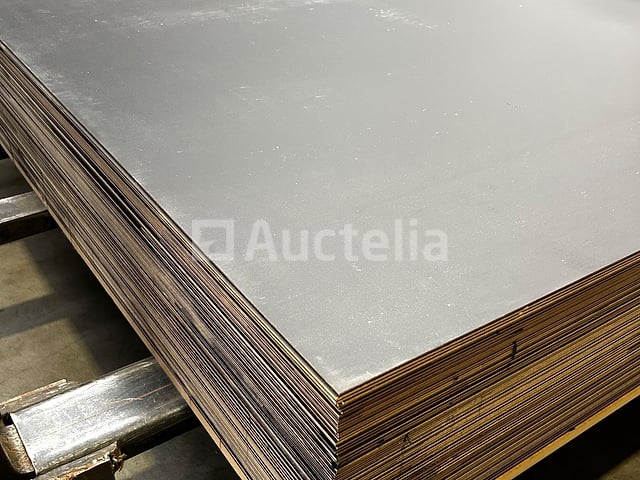 100 x houten HDF-panelen 4,8mm zwart 2530mmx2070mm – foto 3 – kavel bij Auctelia, Éghezée