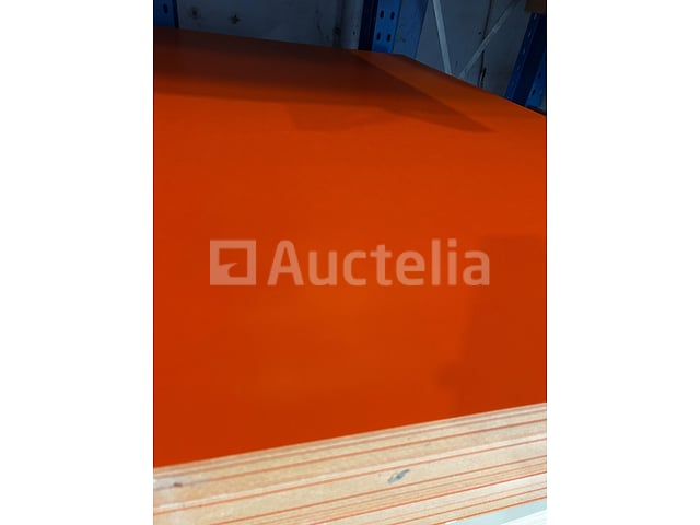 100 x oranje MDF-panelen 3mm 2530mmx2070mm – kavel bij Auctelia, Éghezée