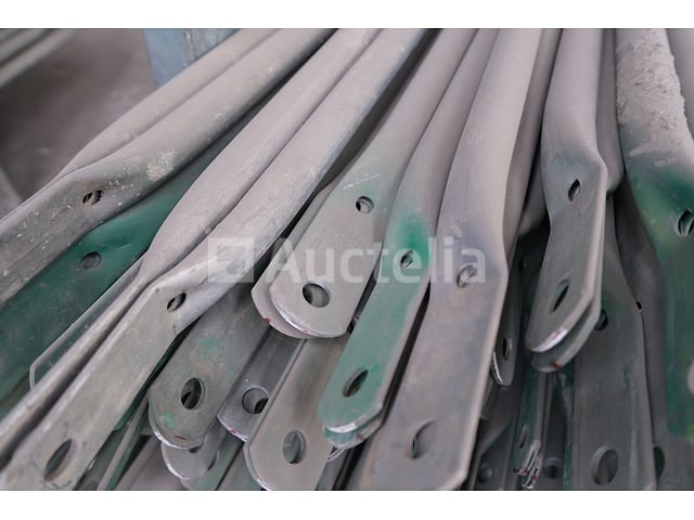 101 Doka 12.150 diagonale balken – foto 3 – kavel bij Auctelia, Machelen