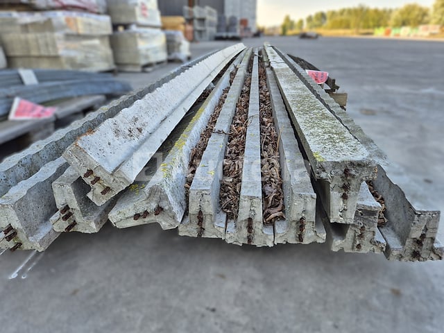 11 betonnen katrollen – foto 3 – kavel bij Auctelia, Bergen