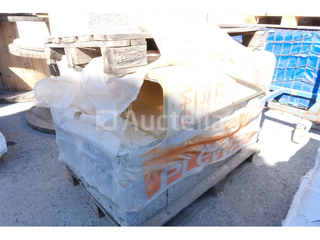 11 Enkele betonnen bushels – foto 2 – kavel bij Auctelia, Paliseul