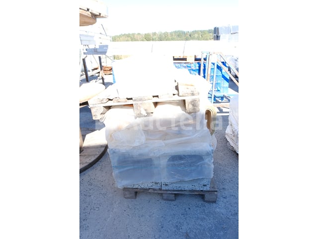 11 Enkele betonnen bushels – foto 5 – kavel bij Auctelia, Paliseul