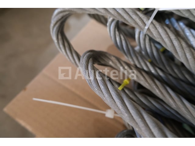 11 M30-4 ton hijskabels – foto 2 – kavel bij Auctelia, Machelen