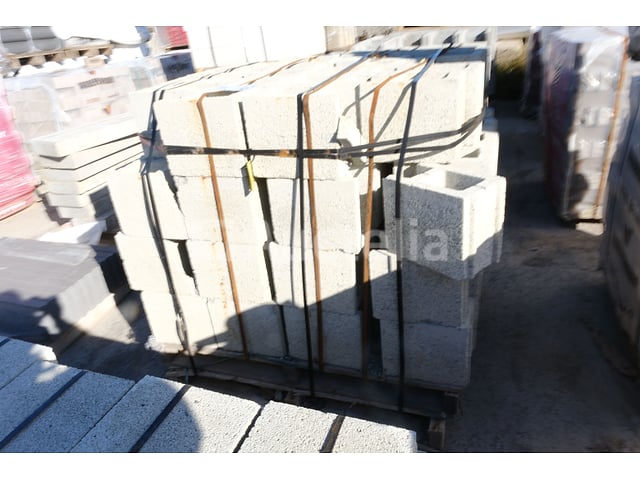 115 Hollow argex halve blokken – foto 4 – kavel bij Auctelia, Paliseul