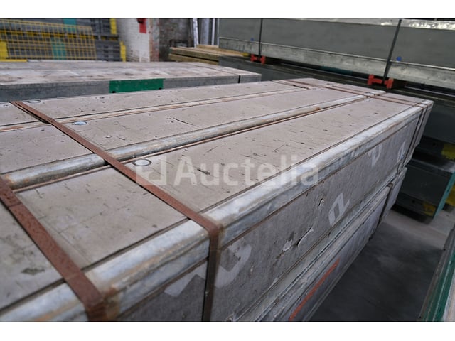 12 binnenste hoeken 270X30 Framax – foto 2 – kavel bij Auctelia, Machelen