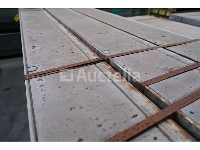 12 binnenste hoeken 270X30 Framax – foto 5 – kavel bij Auctelia, Machelen