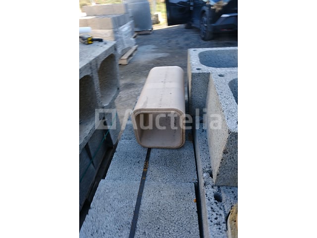 12 Enkele betonnen bushels – foto 3 – kavel bij Auctelia, Paliseul