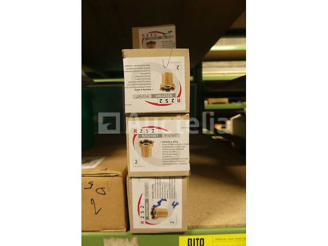 12 Wilo-circulatoren + dito-accessoires – foto 6 – kavel bij Auctelia, Charleroi