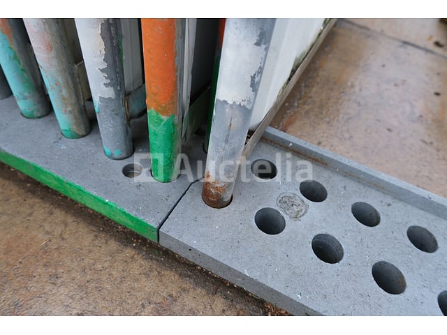 13 Solide constructiebarrières – foto 5 – kavel bij Auctelia, Chaudfontaine