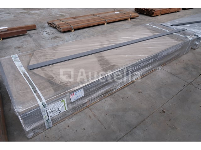 132 Cedral TR05 composiet plinten – kavel bij Auctelia, Liège