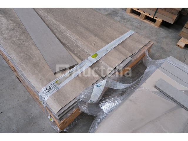 14 Cedral TR20 composiet plinten – kavel bij Auctelia, Liège