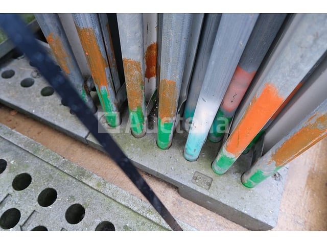 14 Solide constructiebarrières – foto 3 – kavel bij Auctelia, Chaudfontaine