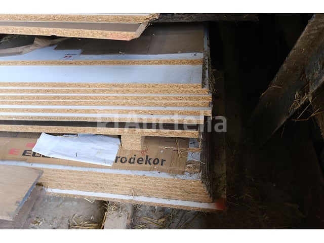 14 Spanplaatpanelen – foto 4 – kavel bij Auctelia, Havelange