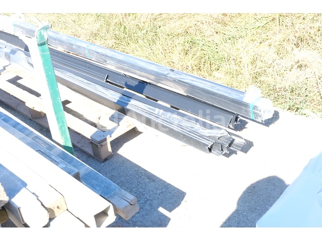 15 aluminium afwerkingsprofielen – kavel bij Auctelia, Paliseul
