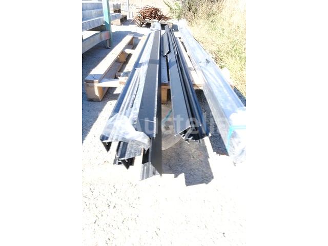15 aluminium afwerkingsprofielen – foto 2 – kavel bij Auctelia, Paliseul