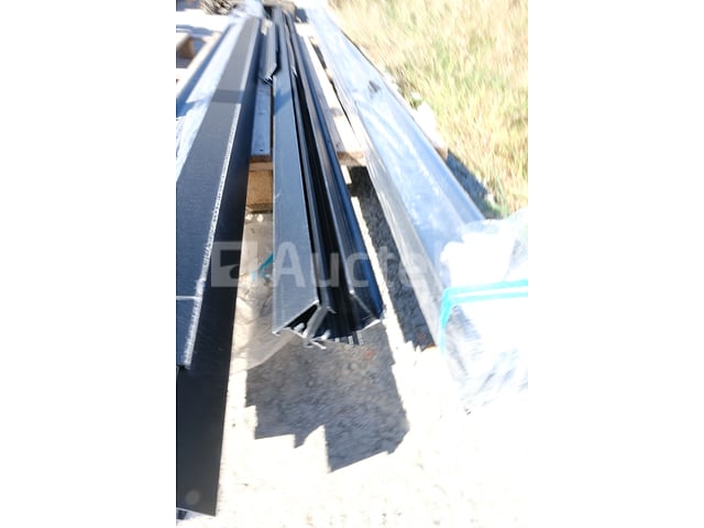 15 aluminium afwerkingsprofielen – foto 3 – kavel bij Auctelia, Paliseul