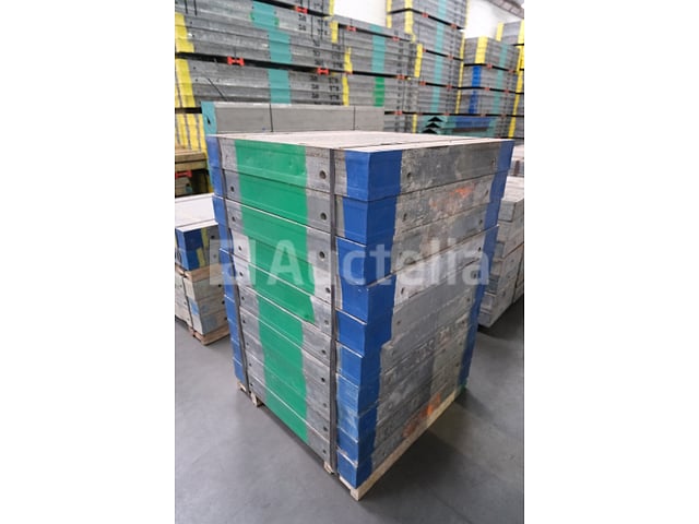 15 Bekistingspanelen 90X90 Framax Universal – foto 2 – kavel bij Auctelia, Machelen