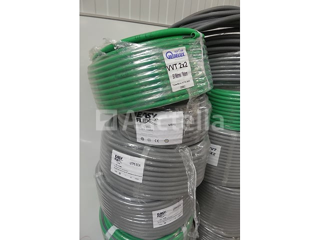 15 kanalen met elektrische kabel – foto 2 – kavel bij Auctelia, Braine-l'Alleud