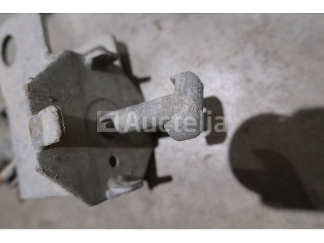 150 bekistingsbevestigingen – foto 6 – kavel bij Auctelia, Chaudfontaine