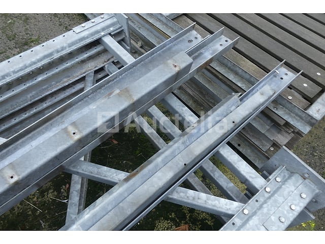 17 Fietsenloods-elementensets – foto 8 – kavel bij Auctelia, Merelbeke-Melle