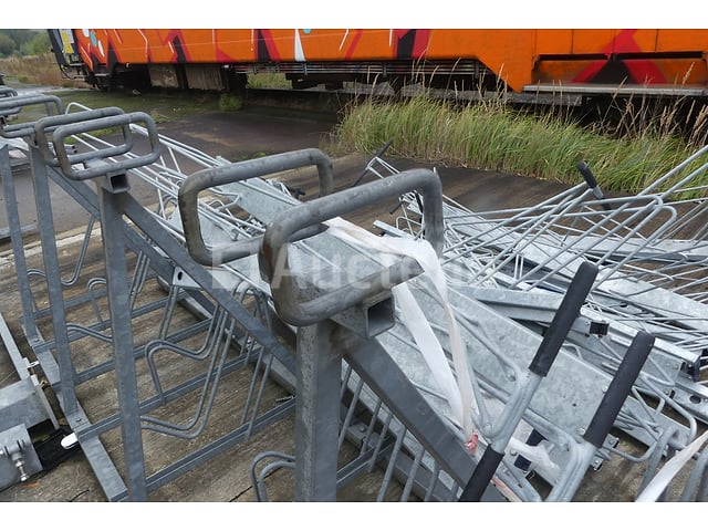 17 Fietsenrekken – foto 4 – kavel bij Auctelia, Merelbeke-Melle