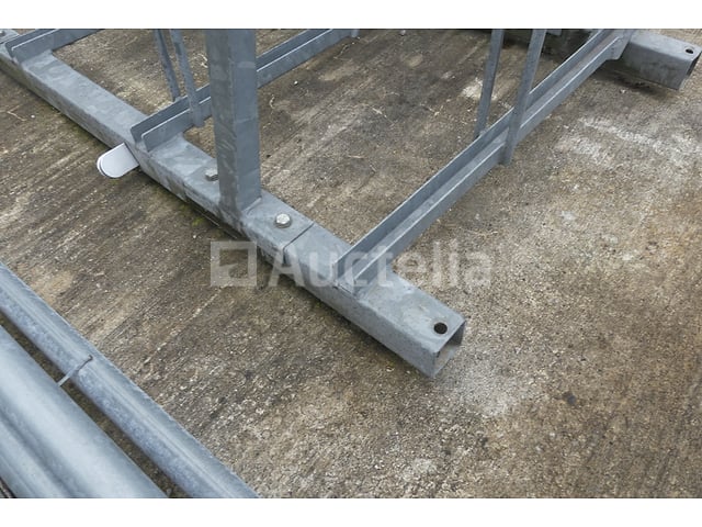 17 Fietsenrekken – foto 6 – kavel bij Auctelia, Merelbeke-Melle
