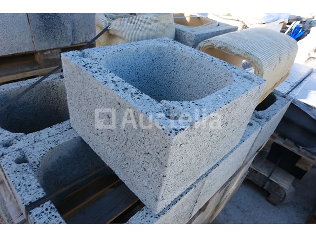 18 Enkele betonnen bushels – kavel bij Auctelia, Paliseul
