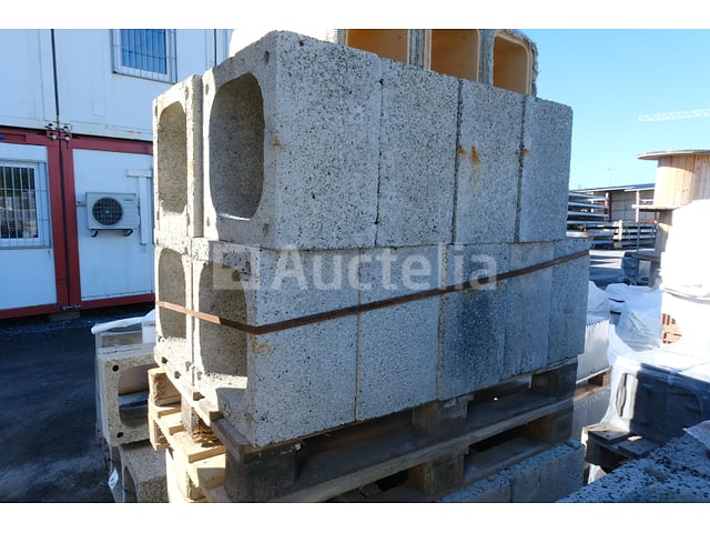 19 Enkele betonnen bushels – foto 4 – kavel bij Auctelia, Paliseul